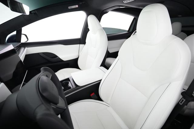 2022 Tesla Model X — photo 3 of 24