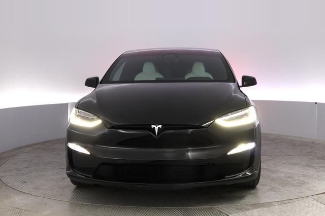 2022 Tesla Model X — photo 9 of 24