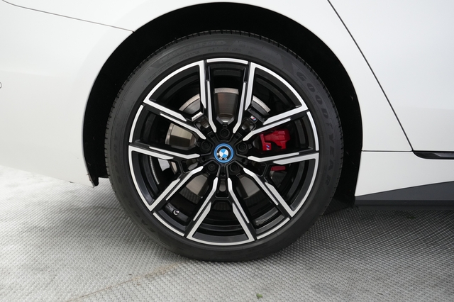 2024 BMW i4