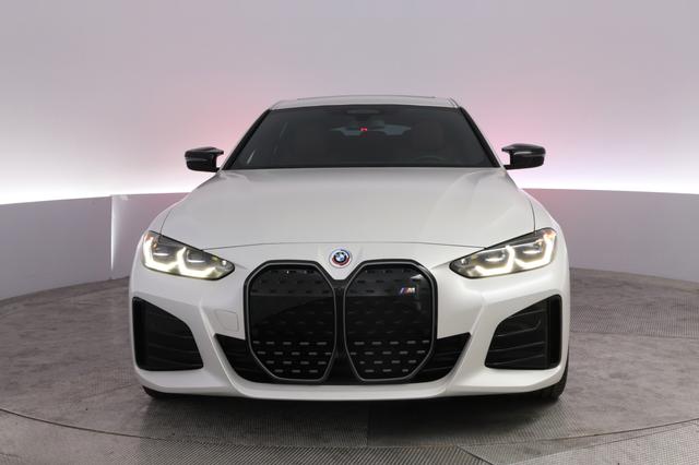 2024 BMW i4 — photo 9 of 23