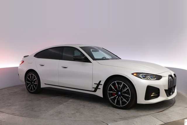 2024 BMW i4 — photo 11 of 23