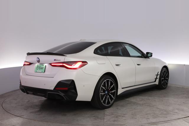 2024 BMW i4 — photo 2 of 23