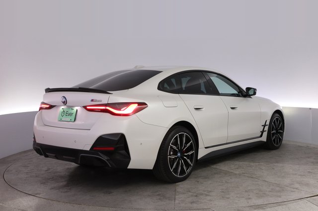 2024 BMW i4 — photo 2 of 23