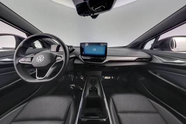 2023 Volkswagen ID.4 — photo 20 of 24