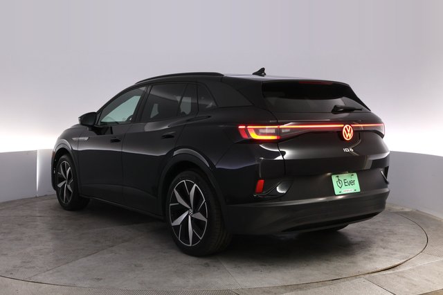 2023 Volkswagen ID.4 — photo 13 of 24