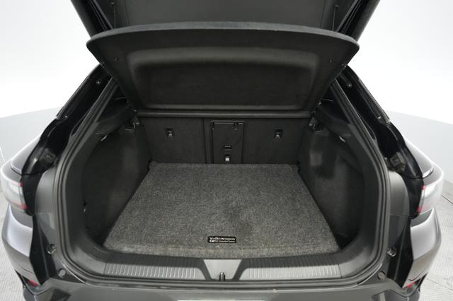 2023 Volkswagen ID.4 — photo 6 of 24