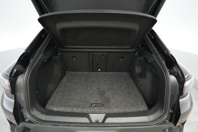 2023 Volkswagen ID.4 — photo 6 of 24