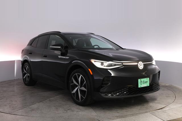 2023 Volkswagen ID.4 — photo 10 of 24