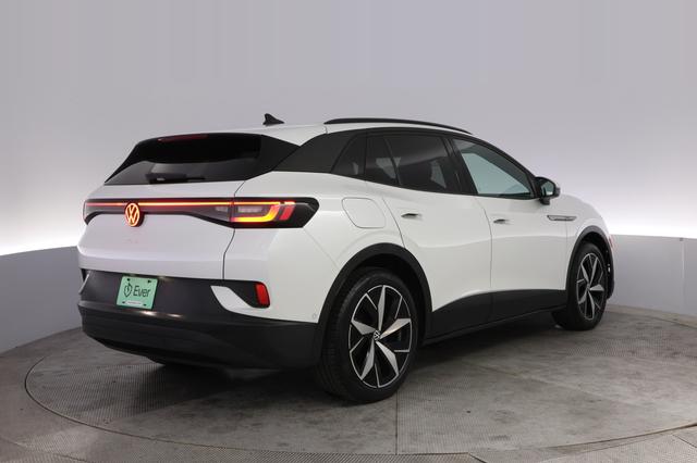 2023 Volkswagen ID.4 — photo 2 of 21
