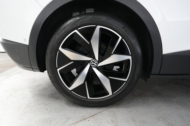 2023 Volkswagen ID.4 — photo 17 of 21