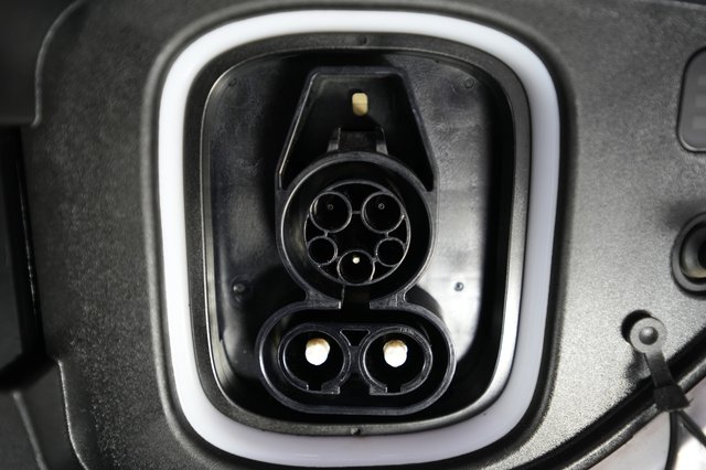 2023 Hyundai Kona Electric — photo 8 of 23
