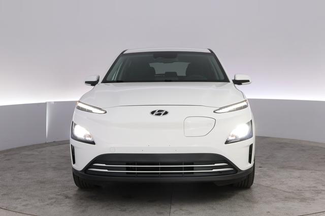 2023 Hyundai Kona Electric — photo 9 of 23