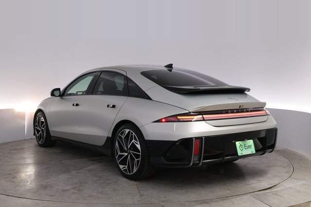 2023 Hyundai IONIQ 6 — photo 13 of 21