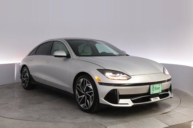 2023 Hyundai IONIQ 6 — photo 10 of 21