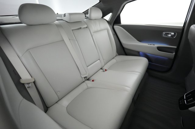 2023 Hyundai IONIQ 6 — photo 4 of 21