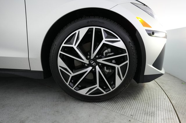 2023 Hyundai IONIQ 6 — photo 16 of 21