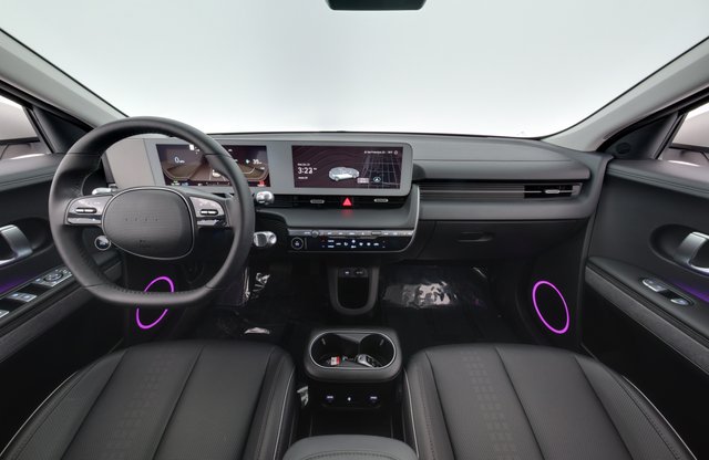 2023 Hyundai IONIQ 5 — photo 17 of 26