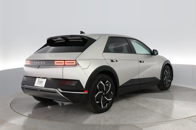 2023 Hyundai IONIQ 5 — photo 2 of 26