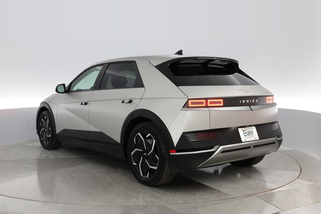 2023 Hyundai IONIQ 5 — photo 11 of 26