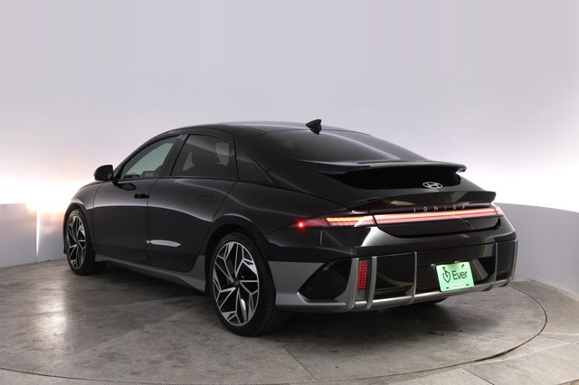 2023 Hyundai IONIQ 6 — photo 13 of 25