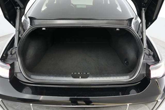 2023 Hyundai IONIQ 6 — photo 6 of 25