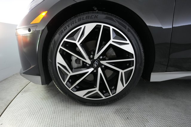 2023 Hyundai IONIQ 6 — photo 15 of 25