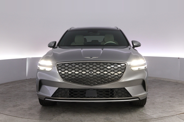 2024 Genesis Electrified GV70