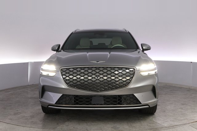 2024 Genesis Electrified GV70 — photo 9 of 22