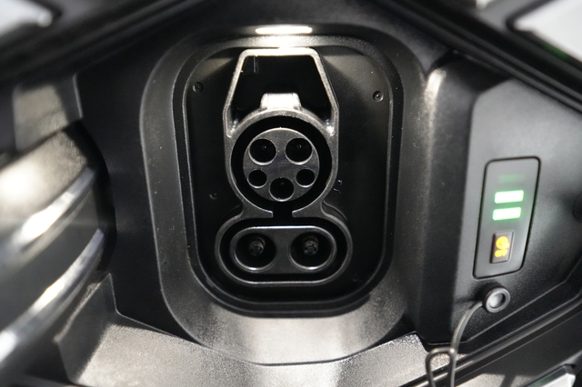 2024 Genesis Electrified GV70