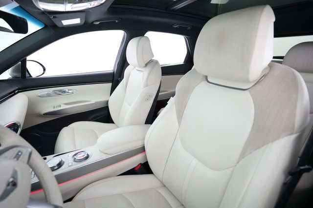 2024 Genesis Electrified GV70 — photo 3 of 22