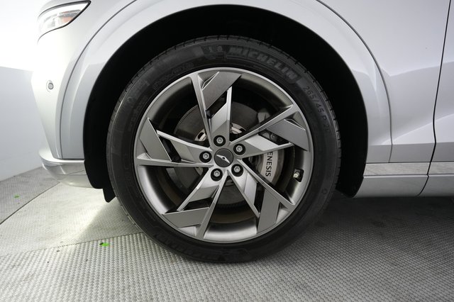 2024 Genesis Electrified GV70 — photo 15 of 22