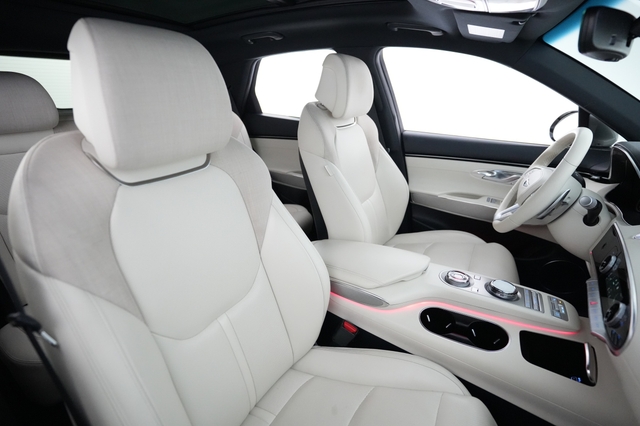 2024 Genesis Electrified GV70
