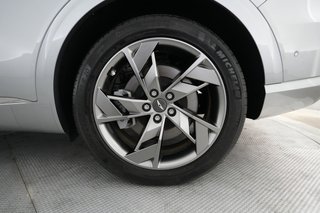 2024 Genesis Electrified GV70 — photo 7 of 22