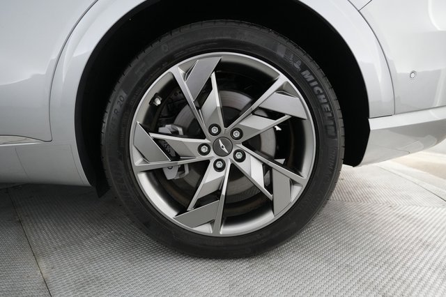 2024 Genesis Electrified GV70 — photo 7 of 22