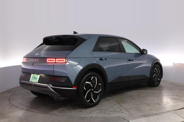 2024 Hyundai IONIQ 5 — photo 2 of 24
