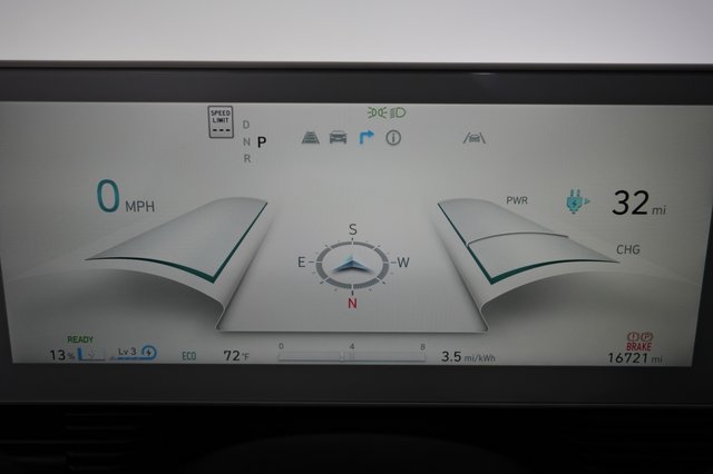 2024 Hyundai IONIQ 5 — photo 5 of 24