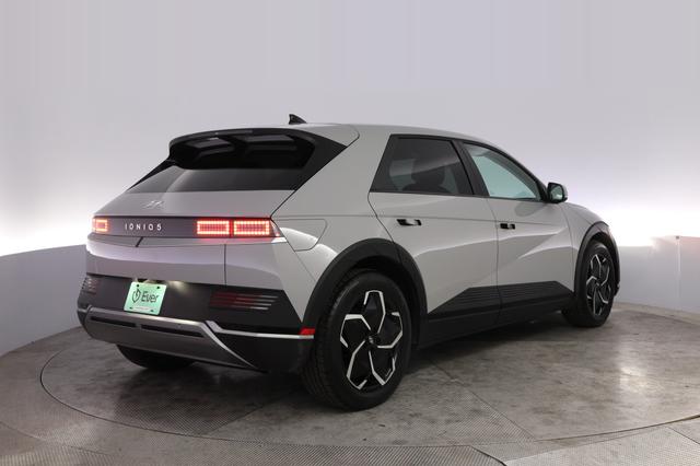 2024 Hyundai IONIQ 5 — photo 2 of 24