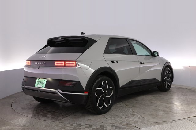 2024 Hyundai IONIQ 5 — photo 2 of 24