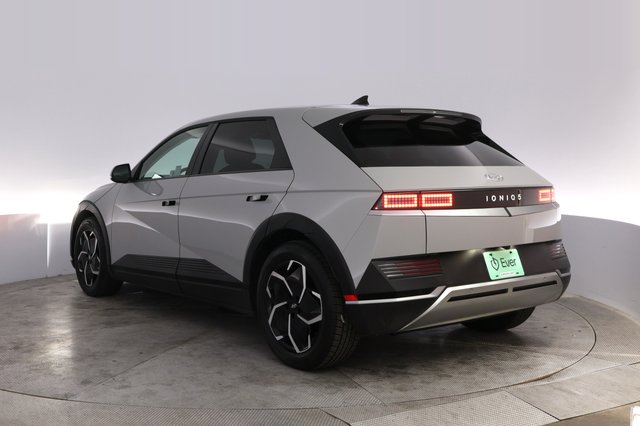 2024 Hyundai IONIQ 5 — photo 13 of 24