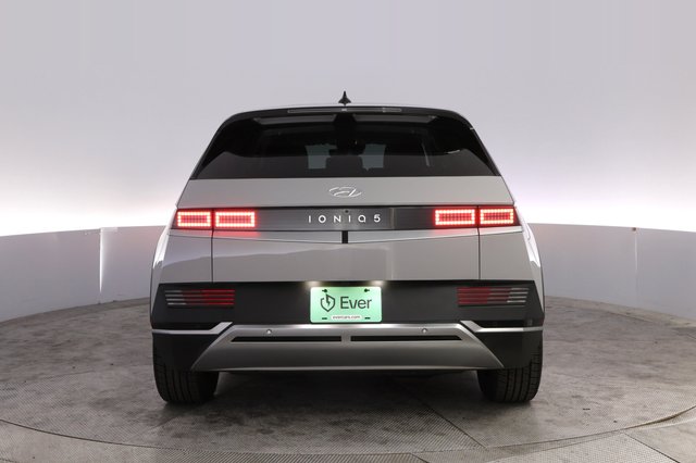2024 Hyundai IONIQ 5 — photo 12 of 24