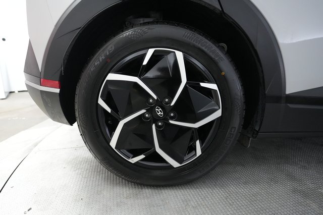 2024 Hyundai IONIQ 5 — photo 17 of 24