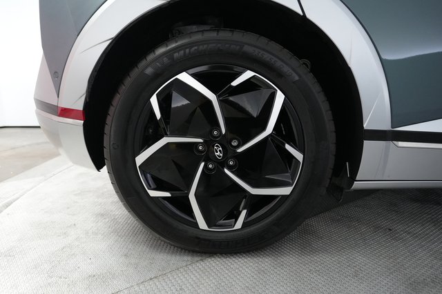 2024 Hyundai IONIQ 5 — photo 17 of 23
