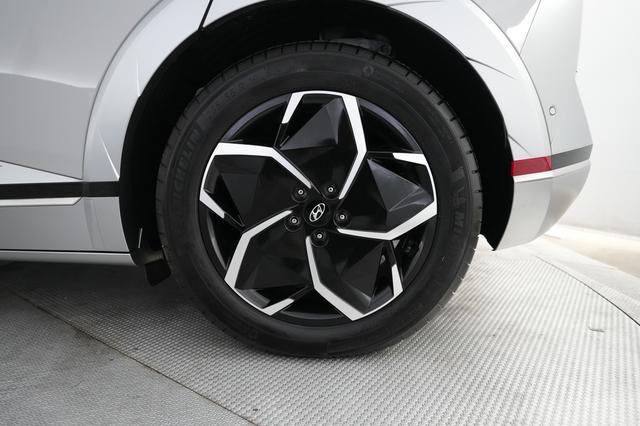 2024 Hyundai IONIQ 5 — photo 7 of 21