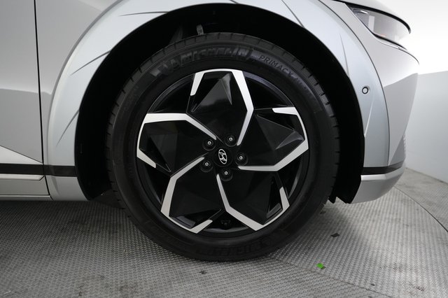 2024 Hyundai IONIQ 5 — photo 16 of 21