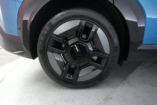 2024 Kia EV9 — photo 17 of 24