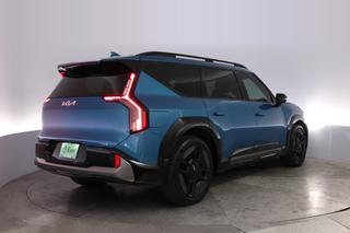 2024 Kia EV9 — photo 2 of 24