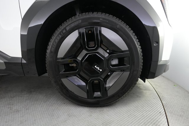 2024 Kia EV9 — photo 15 of 26