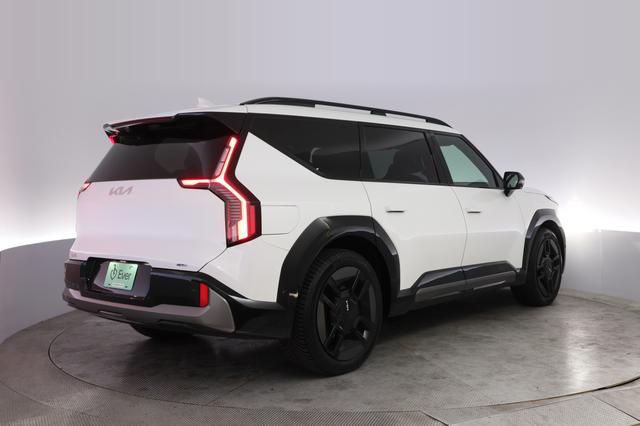 2024 Kia EV9 — photo 8 of 26