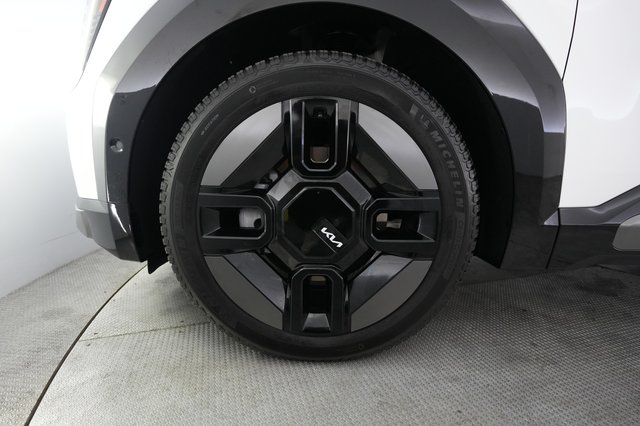 2024 Kia EV9 — photo 14 of 26