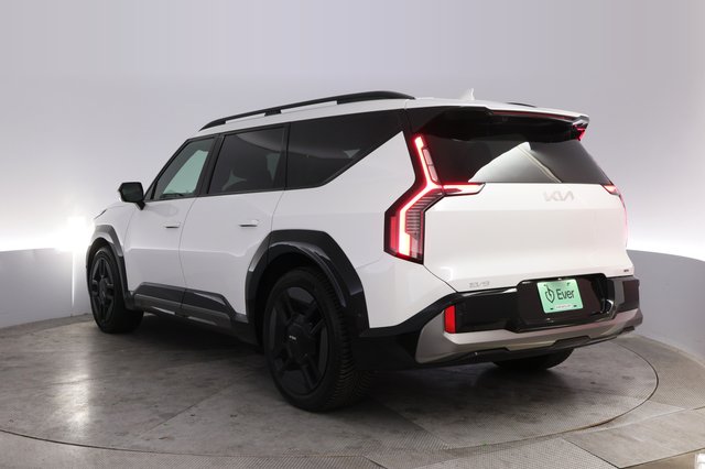 2024 Kia EV9 — photo 2 of 26